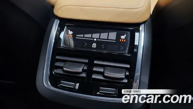 Volvo S60 2024 — ფოტო 25/38