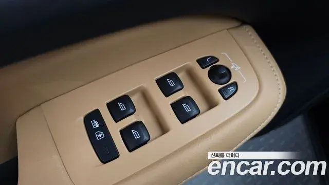 Volvo S60 2024 — ფოტო 28/38