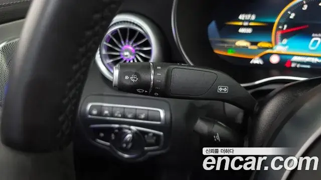 Mercedes-Benz C-Class 2021 — Photo 30/33
