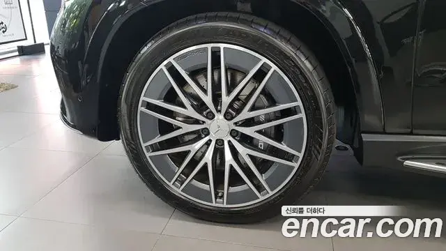 Mercedes-Benz GLE-Class 2025 — Фото 4/17