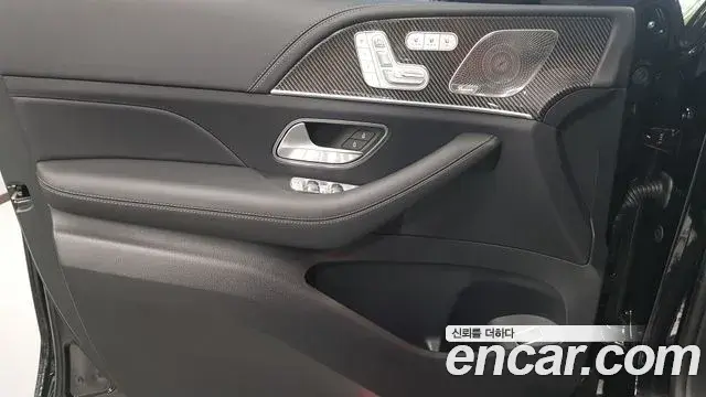 Mercedes-Benz GLE-Class 2025 — Фото 15/17