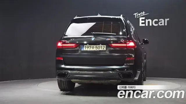 BMW X7 2021 — ფოტო 12/32
