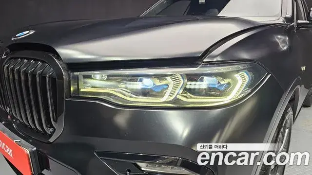 BMW X7 2021 — ფოტო 11/32