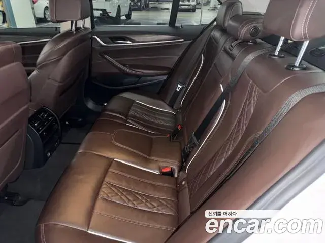 BMW 5 Series 2020 — ფოტო 9/20