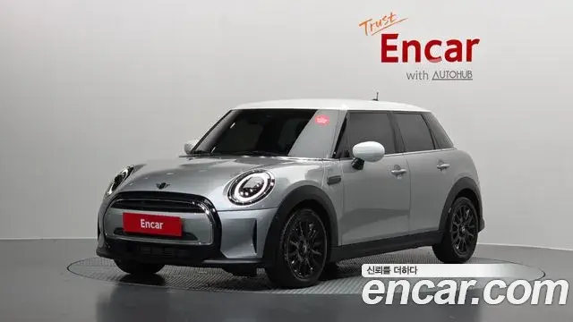 Mini Cooper 2024 — Photo 1/20