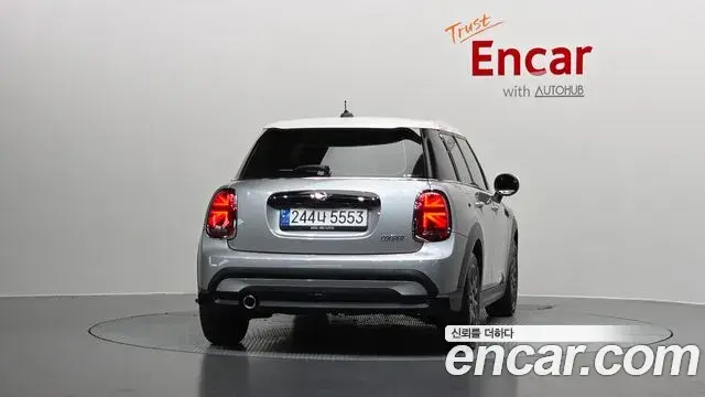 Mini Cooper 2024 — Photo 4/20