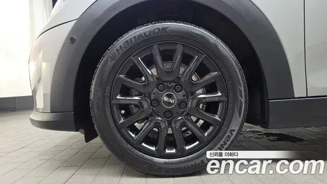 Mini Cooper 2024 — Photo 5/20