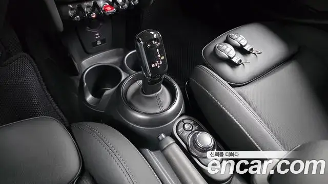 Mini Cooper 2024 — Photo 9/20