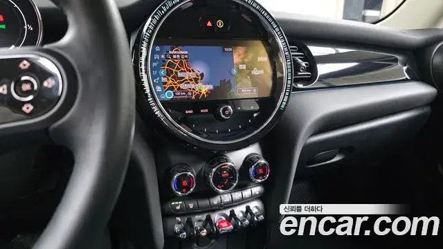 Mini Cooper 2024 — Photo 17/20