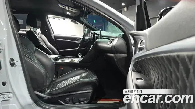 Genesis G70 2019 — Photo 29/33