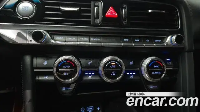Genesis G70 2019 — Photo 18/33