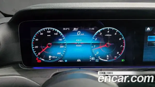Mercedes-Benz E-Class 2022 — Photo 6/20