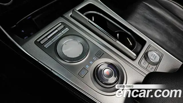 Genesis GV80 2020 — Photo 4/20