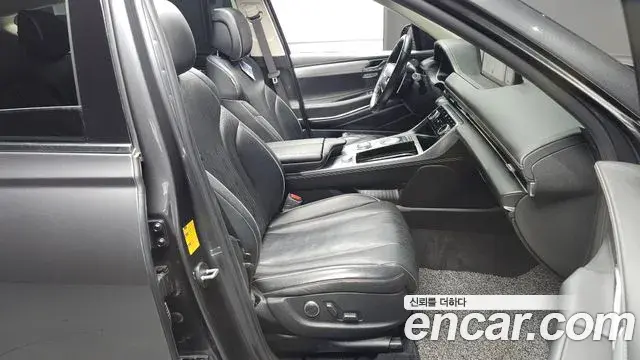 Genesis GV80 2020 — Photo 14/20