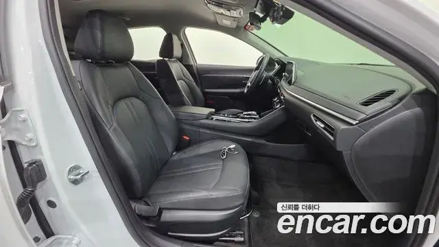 Hyundai Sonata 2020 — Фото 10/20