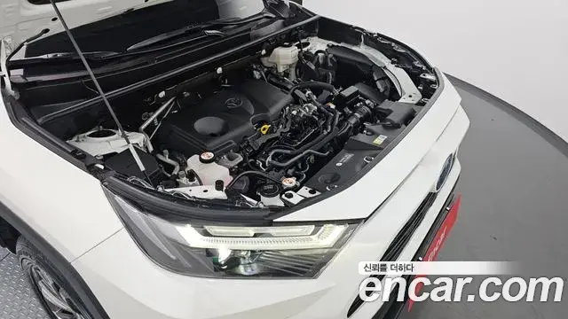 Toyota RAV4 2022 — Photo 5/20