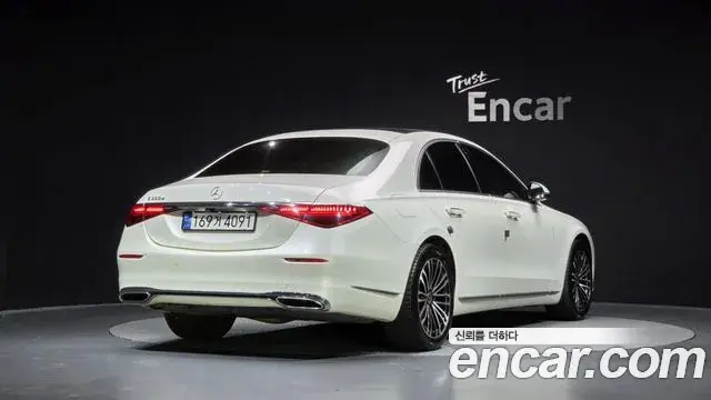 Mercedes-Benz S-Class 2021 — Photo 4/36