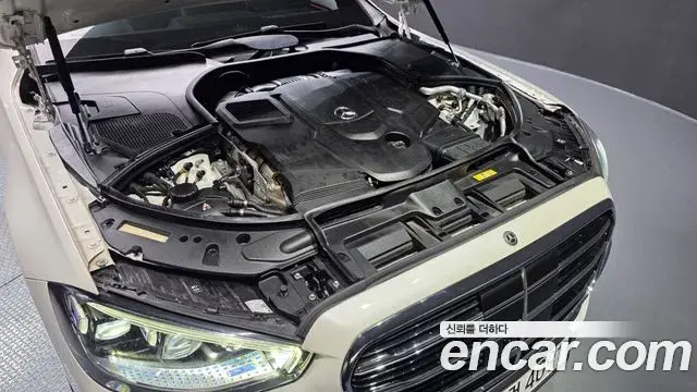 Mercedes-Benz S-Class 2021 — Photo 35/36
