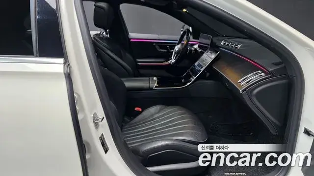 Mercedes-Benz S-Class 2021 — Photo 26/36