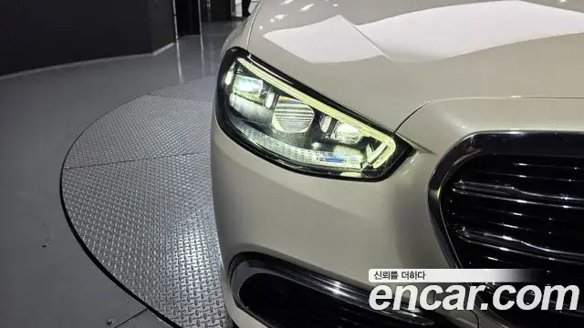 Mercedes-Benz S-Class 2021 — Photo 28/36