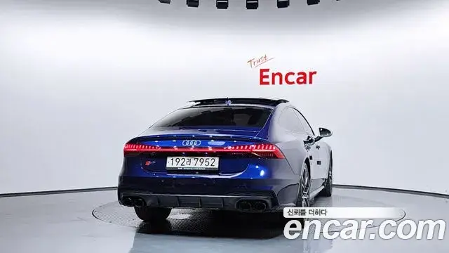 Audi S7 2021 — ფოტო 4/35