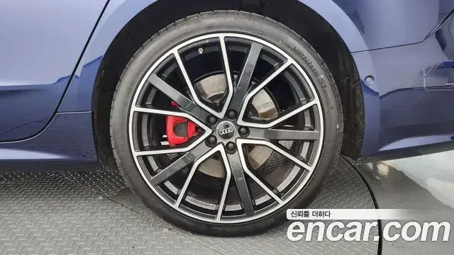Audi S7 2021 — ფოტო 22/35