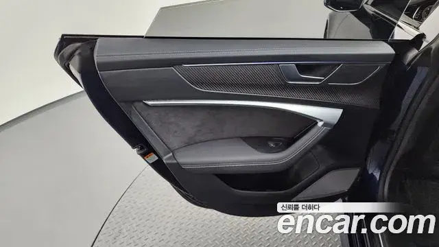 Audi S7 2021 — ფოტო 15/35