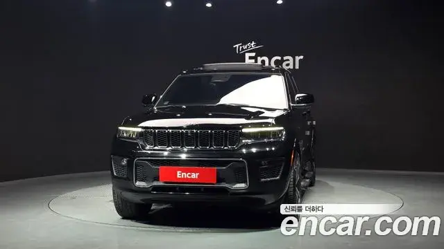Jeep Grand Cherokee 2023 — Photo 14/20
