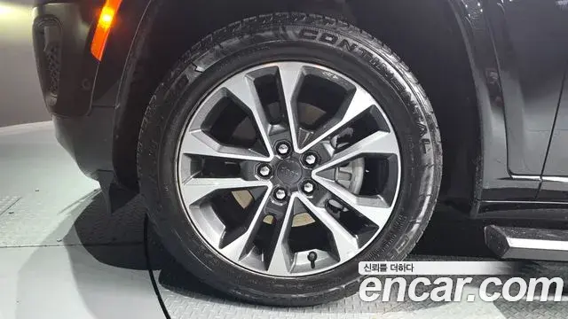 Jeep Grand Cherokee 2023 — Photo 3/20