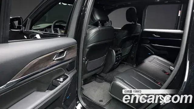 Jeep Grand Cherokee 2023 — Photo 6/20