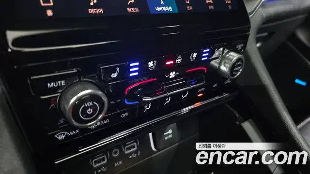 Jeep Grand Cherokee 2023 — Photo 17/20