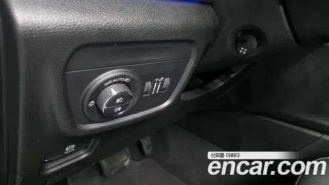 Jeep Grand Cherokee 2023 — Photo 7/20