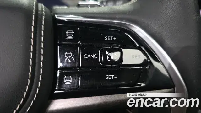 Jeep Grand Cherokee 2023 — Photo 12/20