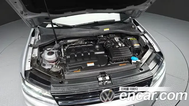 Volkswagen Tiguan 2018 — Photo 30/34