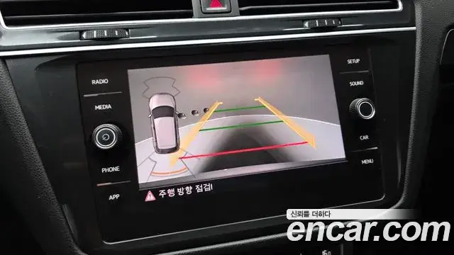 Volkswagen Tiguan 2018 — Photo 18/34