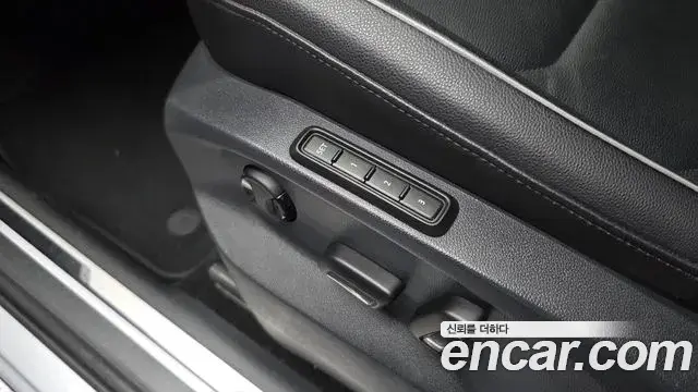 Volkswagen Tiguan 2018 — Photo 9/34