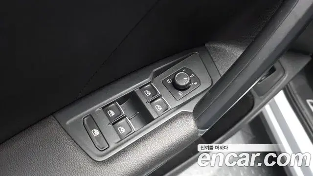 Volkswagen Tiguan 2018 — Photo 22/34