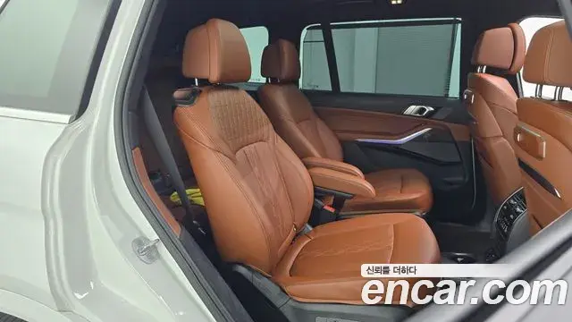 BMW X7 2025 — Photo 7/31