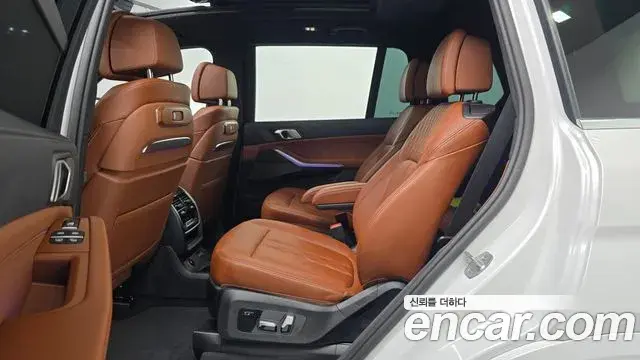 BMW X7 2025 — Photo 19/31