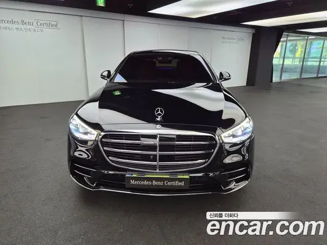 Mercedes-Benz S-Class 2025 — Photo 4/20