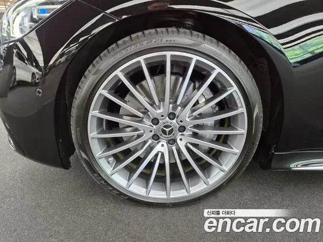 Mercedes-Benz S-Class 2025 — Photo 6/20