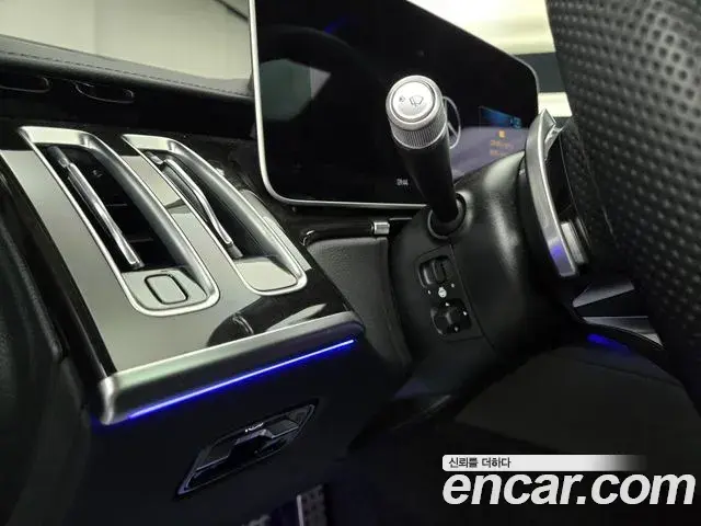 Mercedes-Benz S-Class 2025 — Photo 19/20