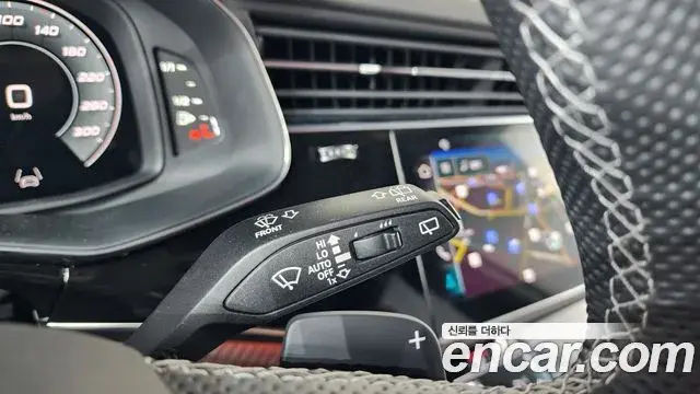 Audi SQ7 2025 — ფოტო 18/45