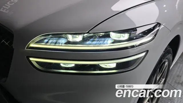 Genesis GV70 2021 — ფოტო 10/31