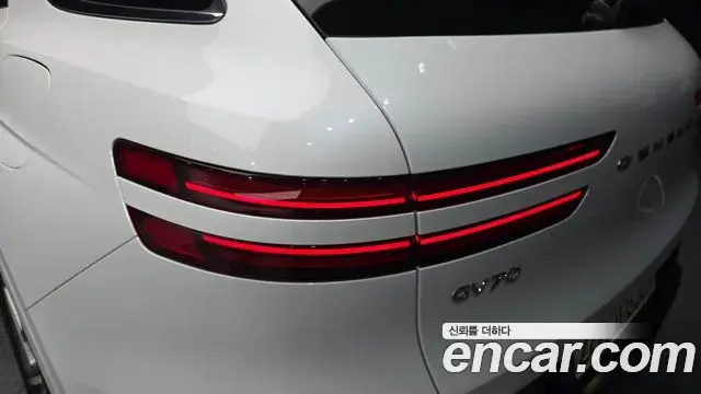 Genesis GV70 2021 — ფოტო 28/31