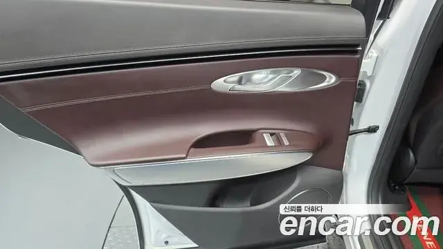 Genesis GV70 2021 — ფოტო 14/31