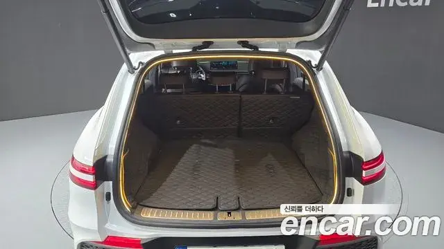 Genesis GV70 2021 — ფოტო 15/31