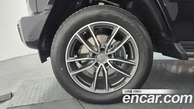 Mercedes-Benz G-Class 2025 — Photo 16/30