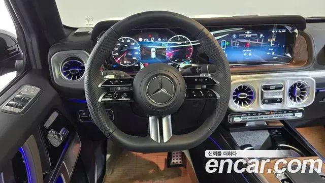 Mercedes-Benz G-Class 2025 — Photo 10/30