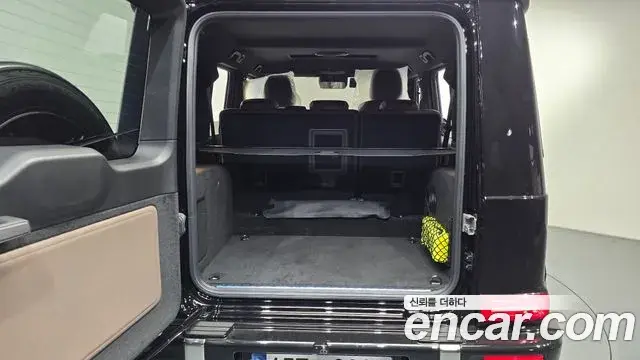 Mercedes-Benz G-Class 2025 — Photo 4/30